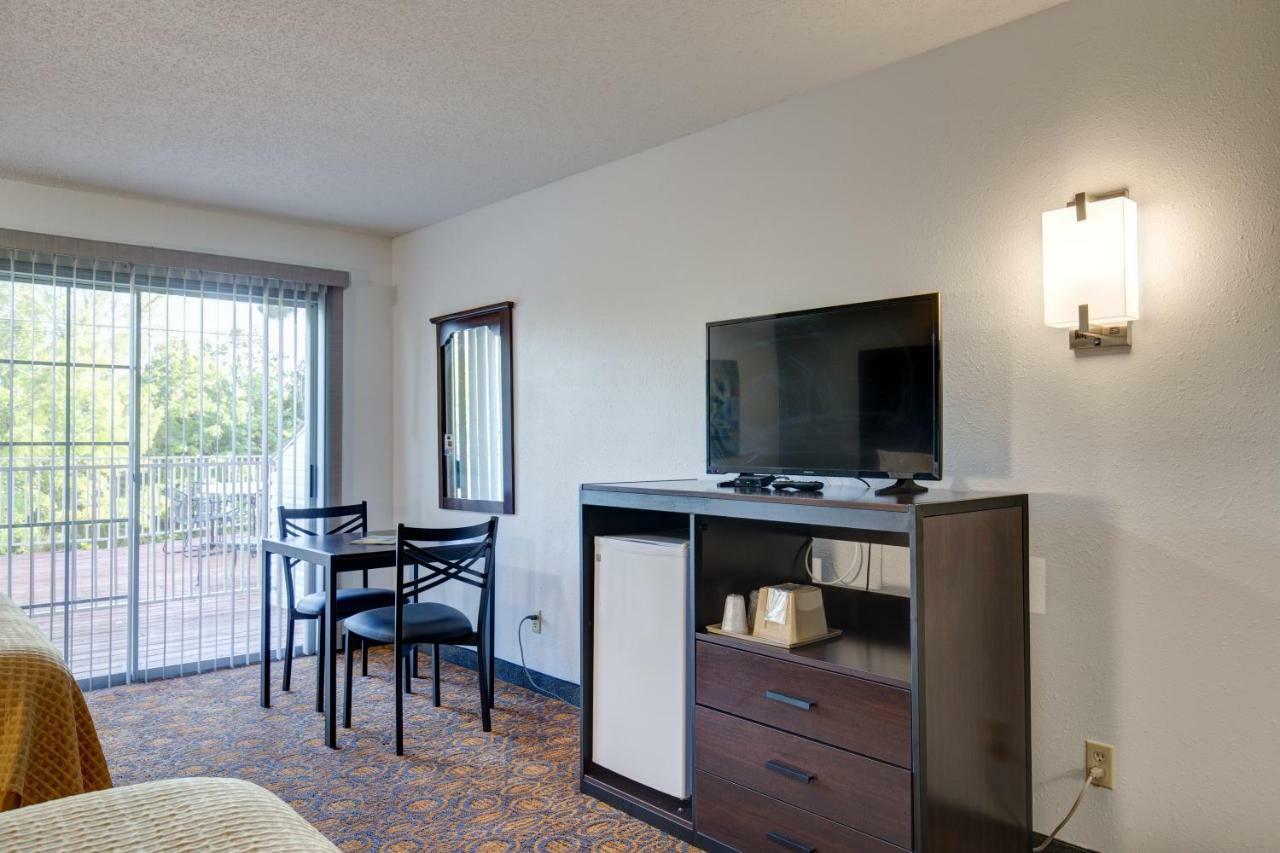 Howard Johnson By Wyndham Branson Theatre District المظهر الخارجي الصورة